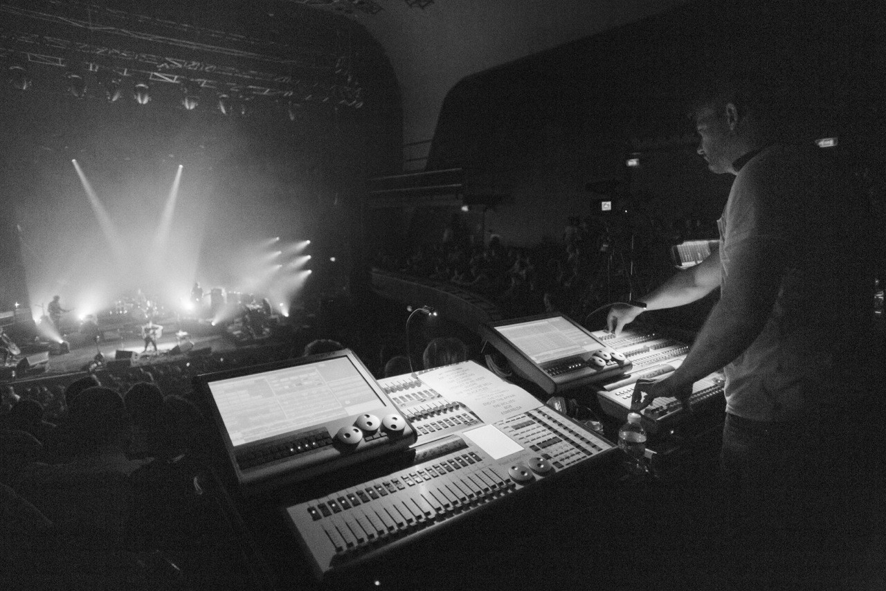 Avolites Expert Pro controls a big, bold show for Ben Howard